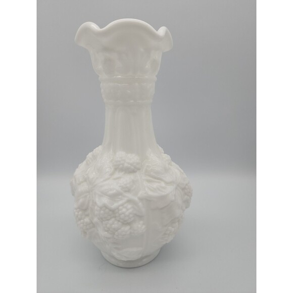 Imperial Glass English Loganberry Vase White Milk Glass Ruffle Rim VTG 10" EUC - Picture 4 of 12